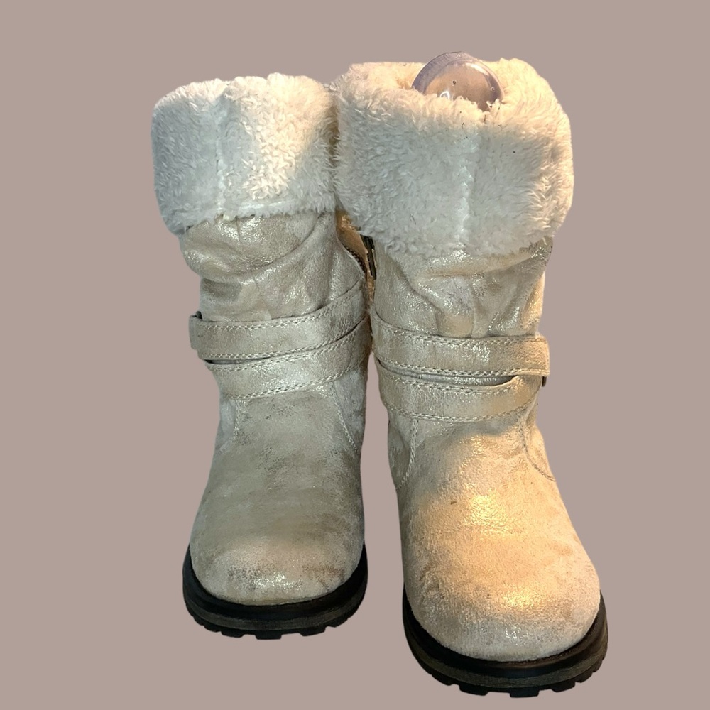 Roxy Sullivan Women’s Winter White  Boots Size 6.5 Mid Calf